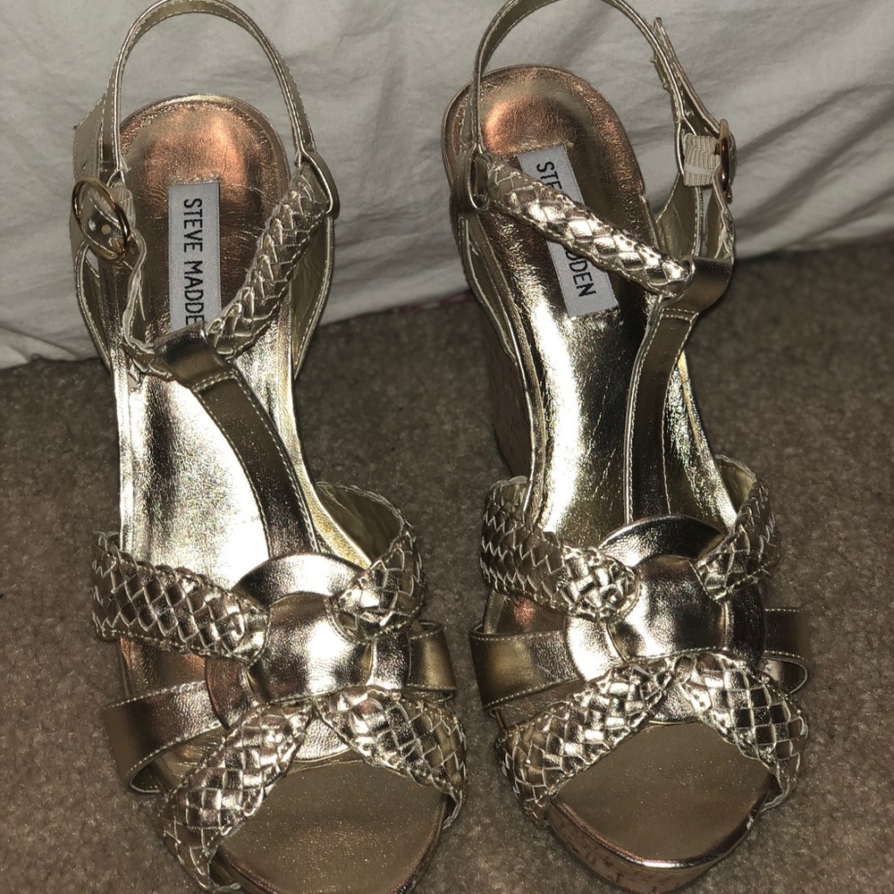 Gold Steve Madden wedge